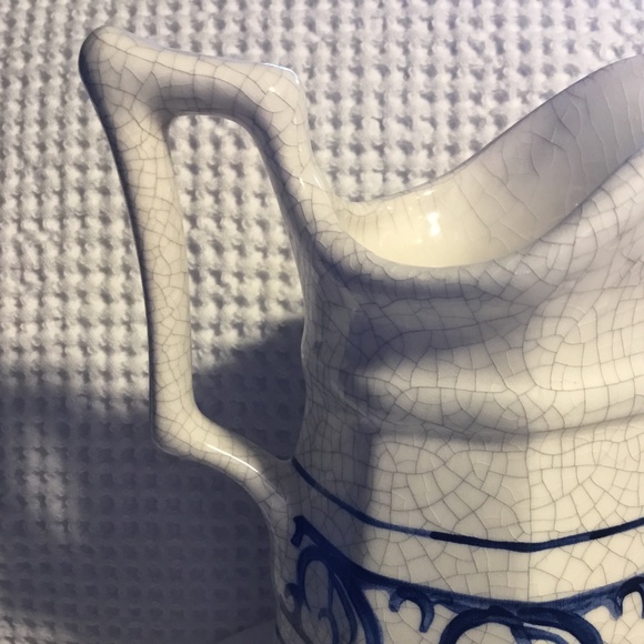 🐇Dedham Pottery~Potting Shed~RARE DESIGN~Milk Pitcher Blue Rabbit 5.5” tall🐇 - Picture 10 of 11